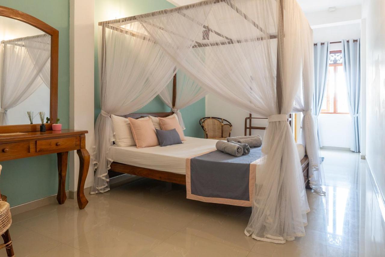 Rise - Bed & Breakfast Weligama Exterior foto