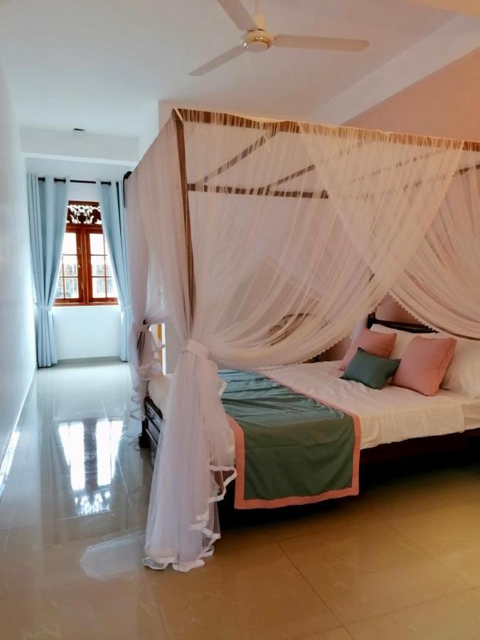 Rise - Bed & Breakfast Weligama Exterior foto